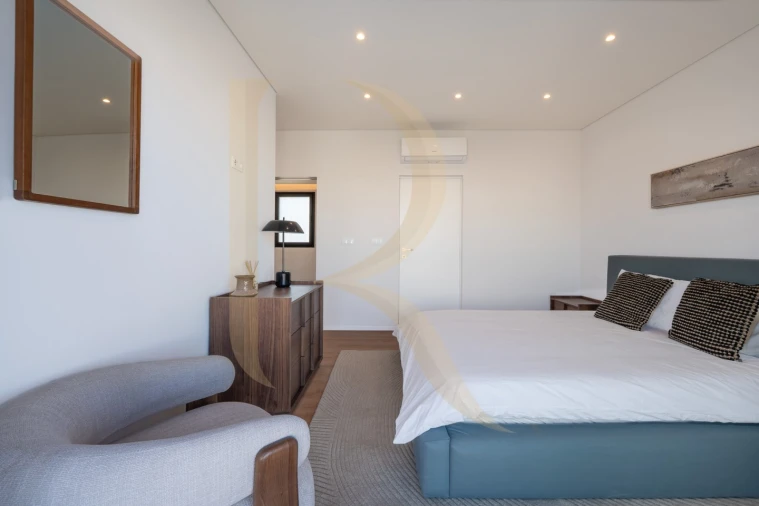 Moradia T4 para Venda em Amora Foto 15