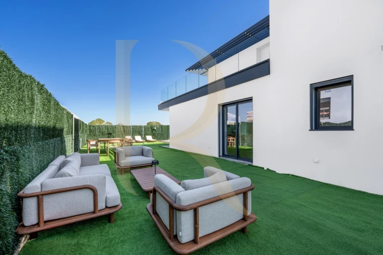 Moradia T4 para Venda em Amora Foto 23