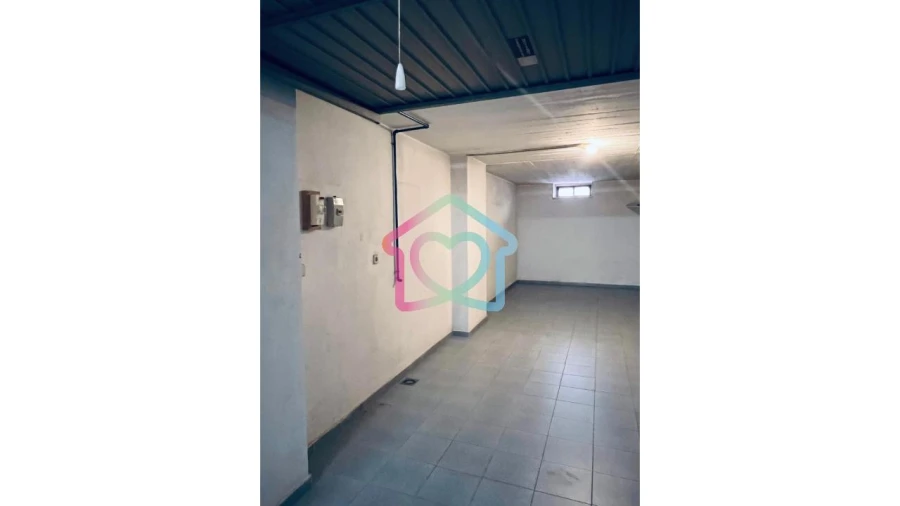 Garagem para Arrendamento em Massamá e Monte Abraão Foto 9