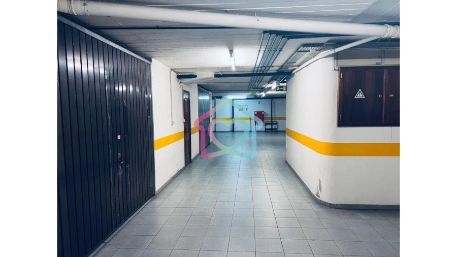 Garagem para Arrendamento em Massamá e Monte Abraão Foto 7