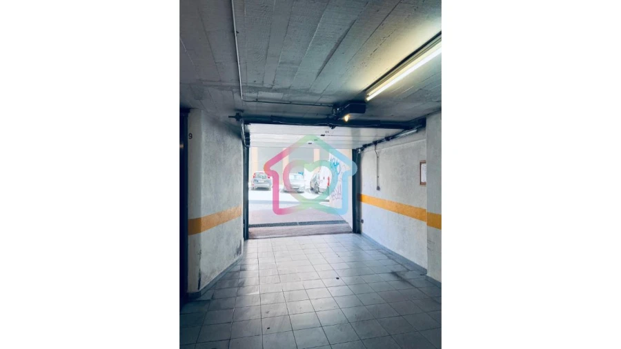 Garagem para Arrendamento em Massamá e Monte Abraão Foto 5