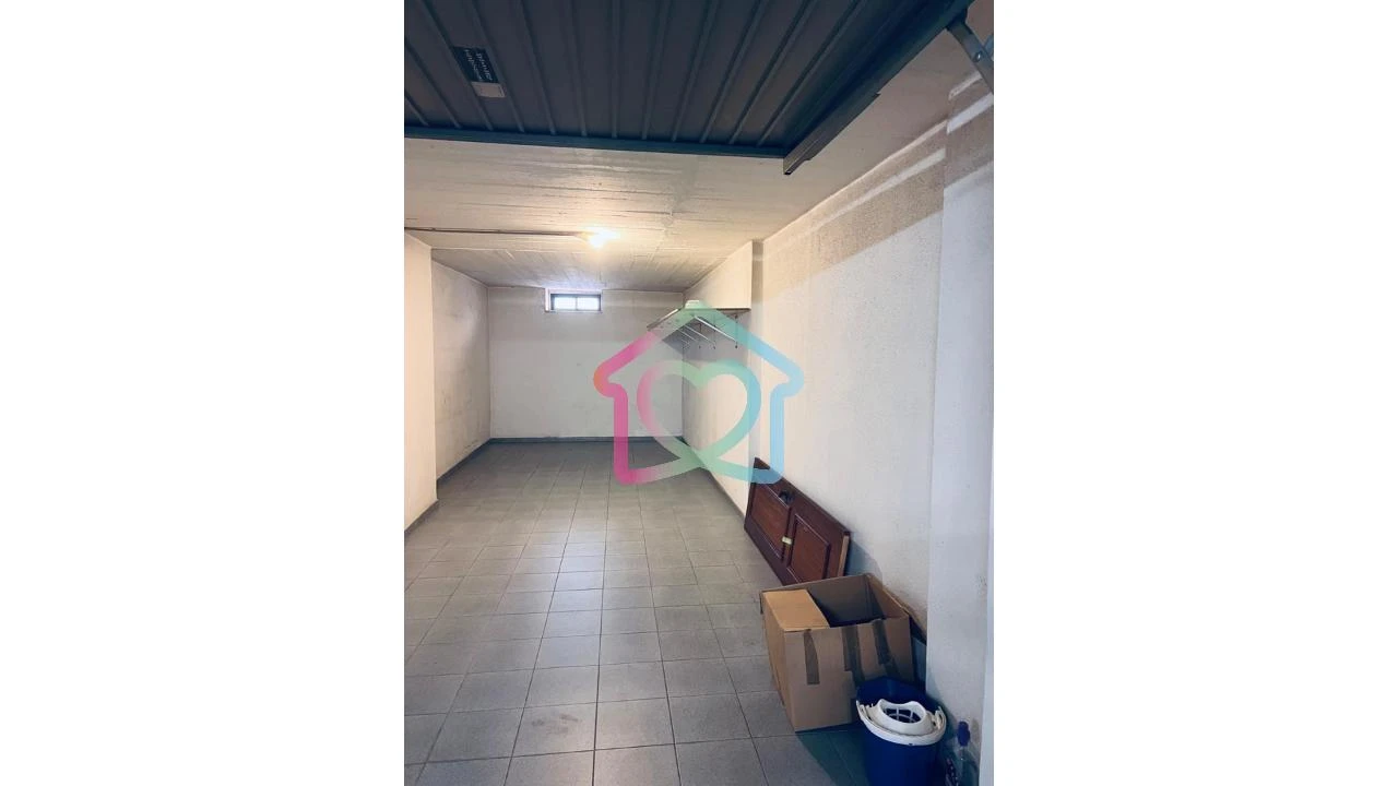 Garagem para Arrendamento em Massamá e Monte Abraão Foto 12