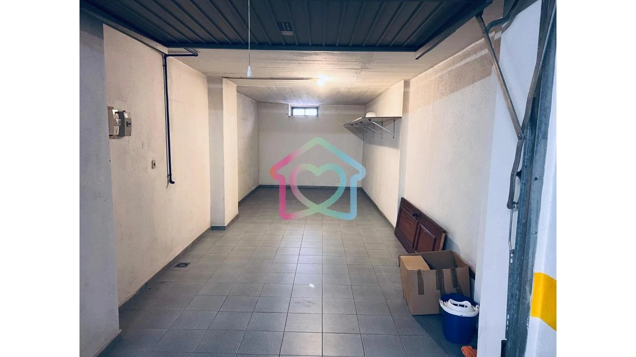 Garagem para Arrendamento em Massamá e Monte Abraão Foto 10