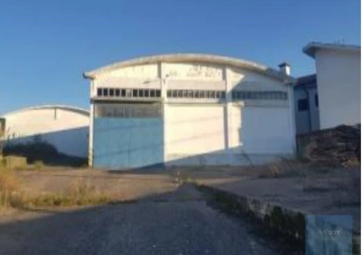 Armazém para Venda em Santa Maria da Feira, Travanca, Sanfins e Espargo