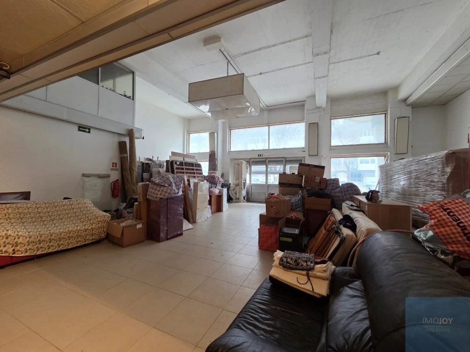 Loja para Arrendamento em Lumiar Foto 3