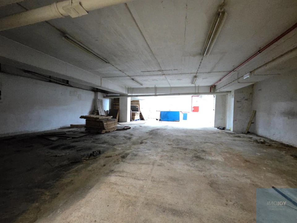 Loja para Arrendamento em Lumiar Foto 14