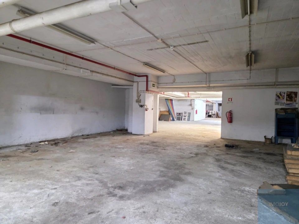 Loja para Arrendamento em Lumiar Foto 15