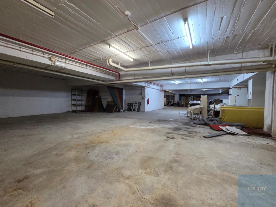 Loja para Arrendamento em Lumiar Foto 18