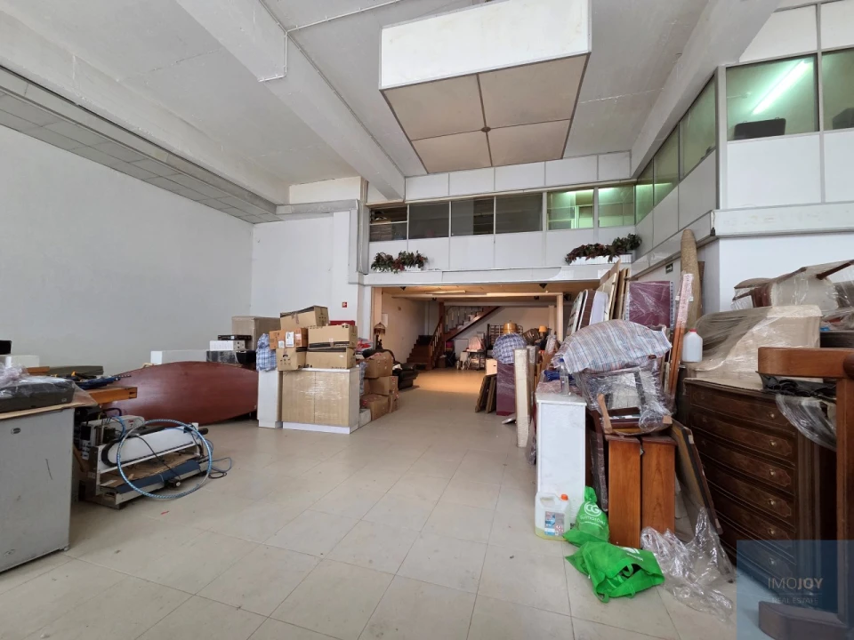 Loja para Arrendamento em Lumiar Foto 6