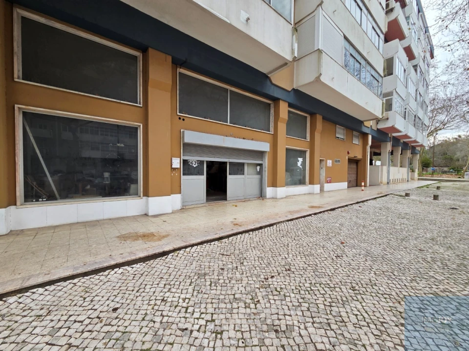 Loja para Arrendamento em Lumiar Foto 21