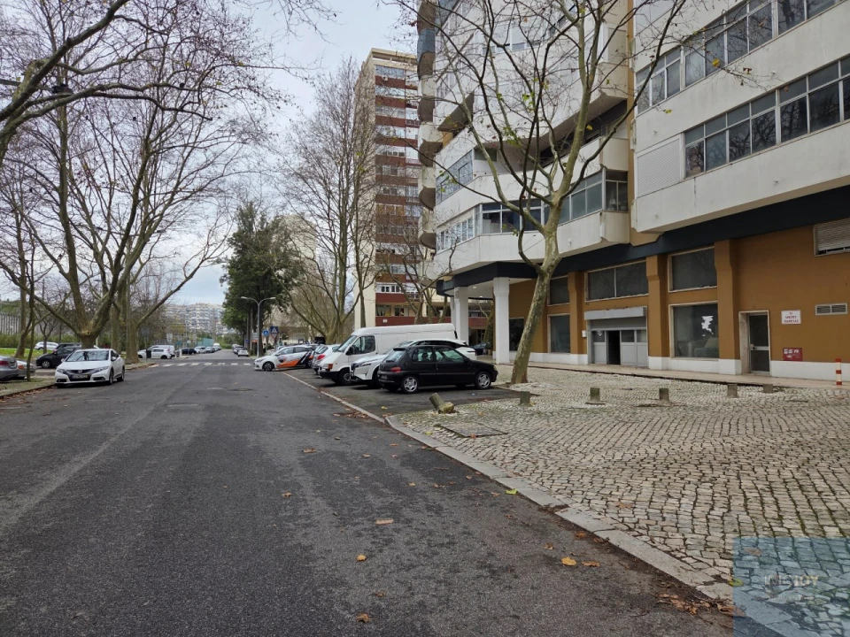 Loja para Arrendamento em Lumiar Foto 25