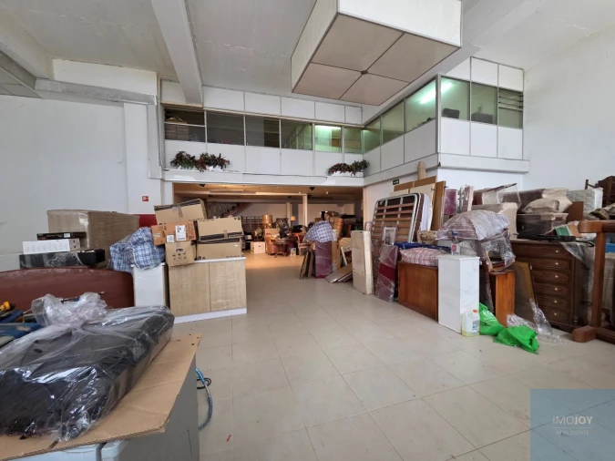 Loja para Arrendamento em Lumiar Foto 4