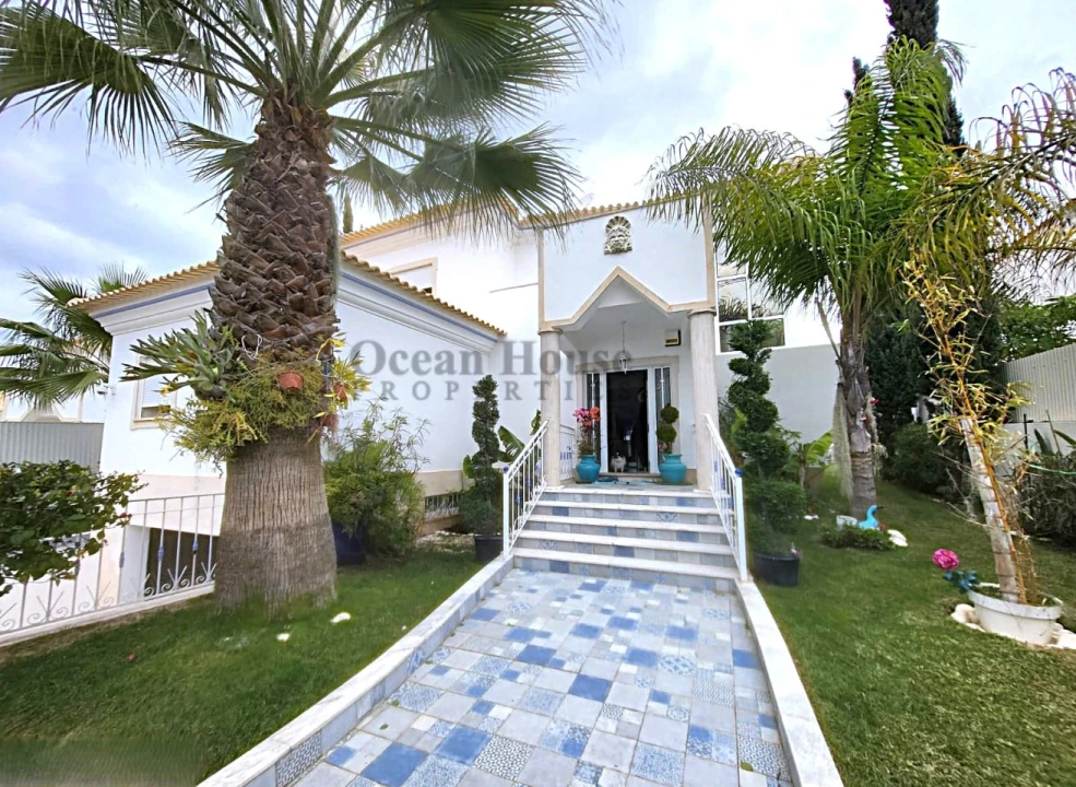 Moradia T4 para Venda em Albufeira e Olhos de Água Foto 2