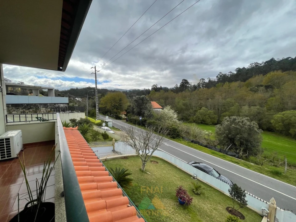 Moradia T4 para Venda em Rebordões (Santa Maria) Foto 73