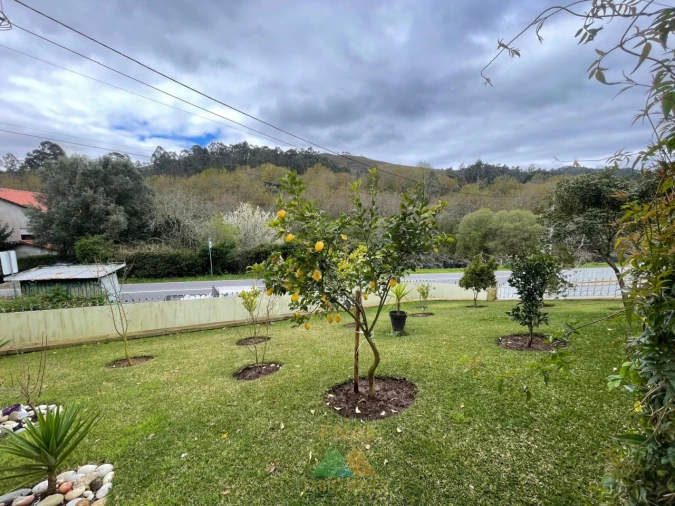 Moradia T4 para Venda em Rebordões (Santa Maria) Foto 16