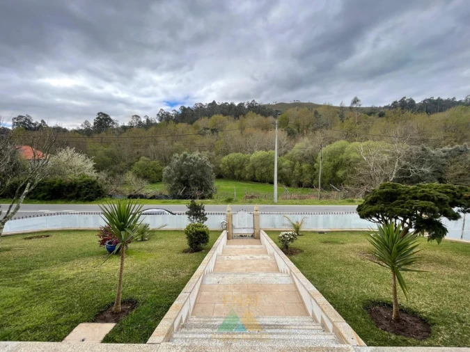 Moradia T4 para Venda em Rebordões (Santa Maria) Foto 33