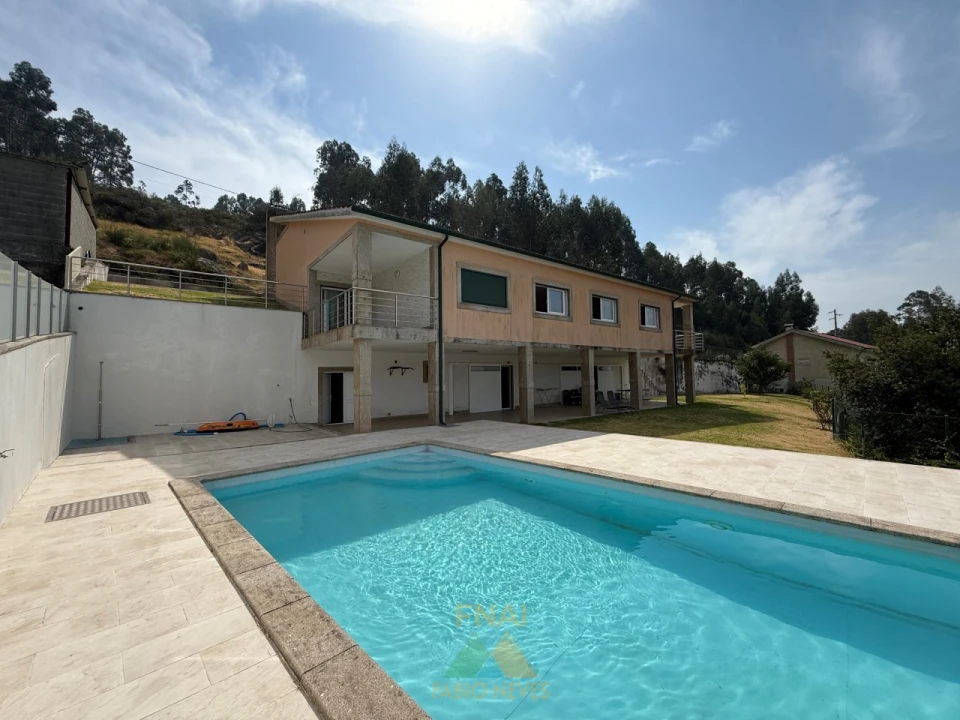 Moradia T4 para Venda em Cendufe Foto 1