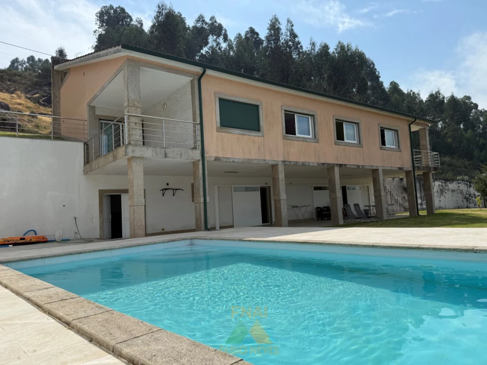 Moradia T4 para Venda em Cendufe Foto 6