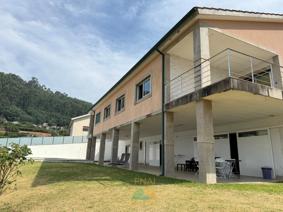 Moradia T4 para Venda em Cendufe Foto 8