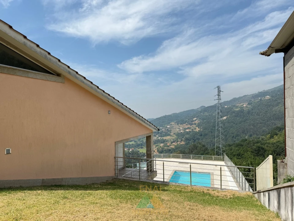 Moradia T4 para Venda em Cendufe Foto 9