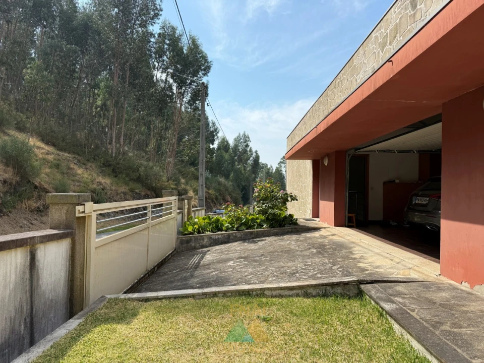 Moradia T4 para Venda em Cendufe Foto 16