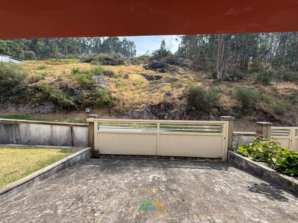 Moradia T4 para Venda em Cendufe Foto 20