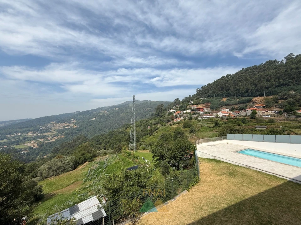 Moradia T4 para Venda em Cendufe Foto 26