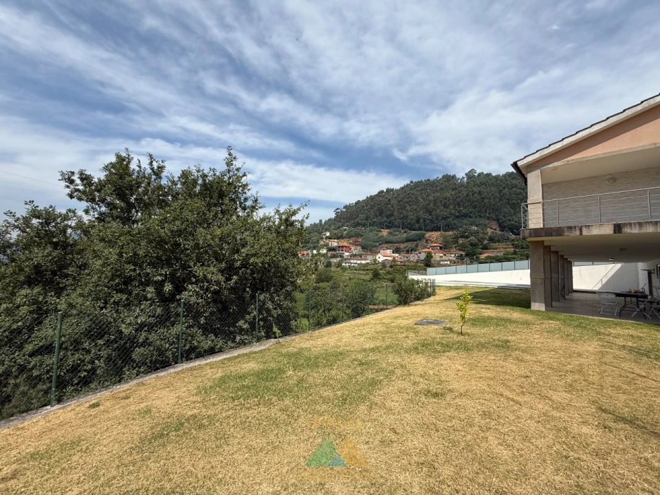 Moradia T4 para Venda em Cendufe Foto 29