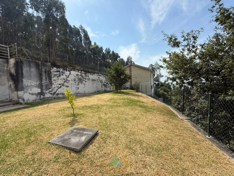 Moradia T4 para Venda em Cendufe Foto 32