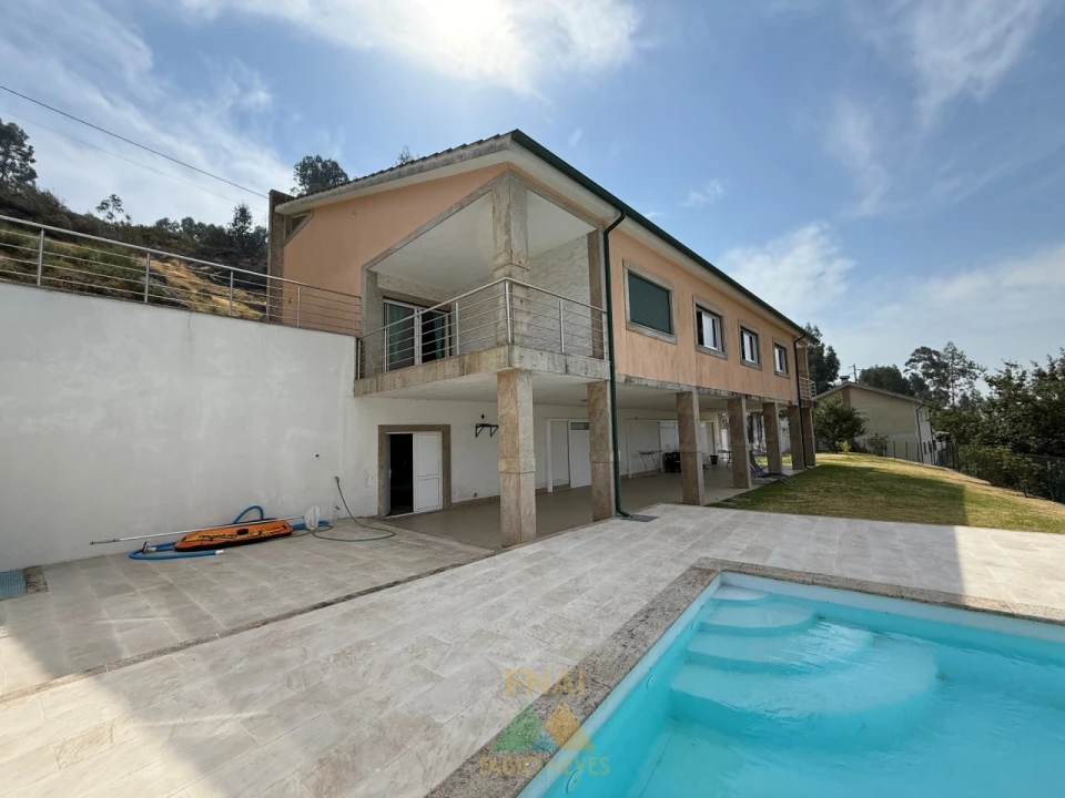 Moradia T4 para Venda em Cendufe Foto 36