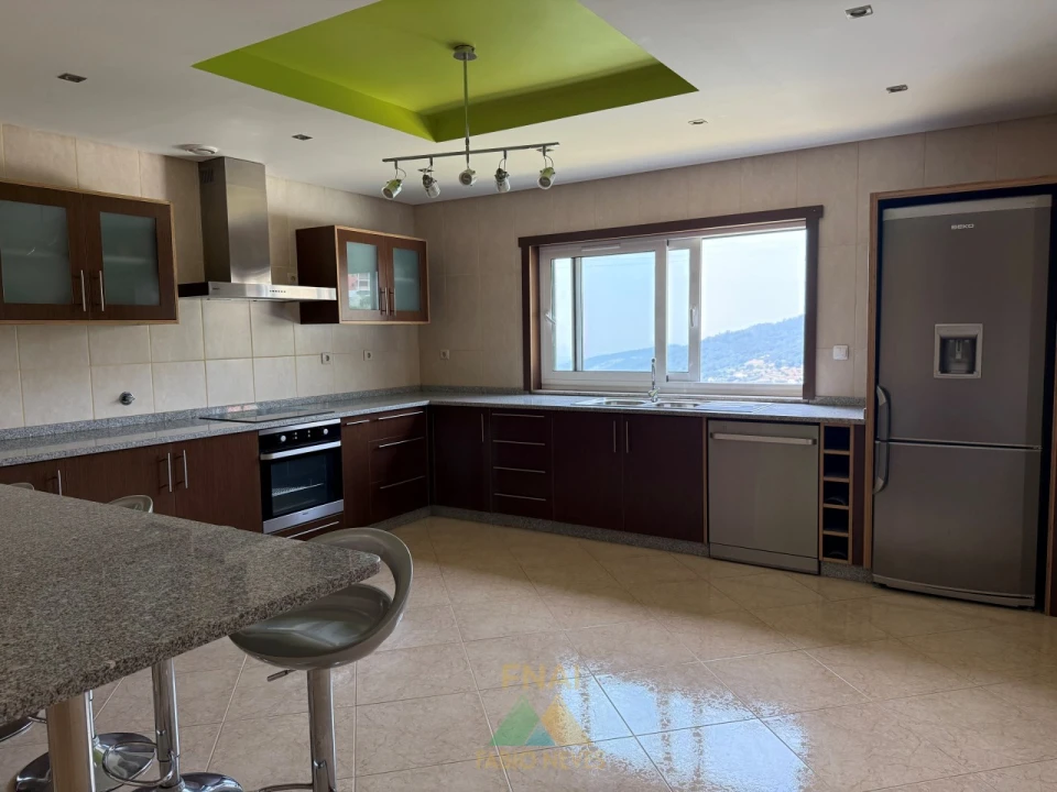 Moradia T4 para Venda em Cendufe Foto 52