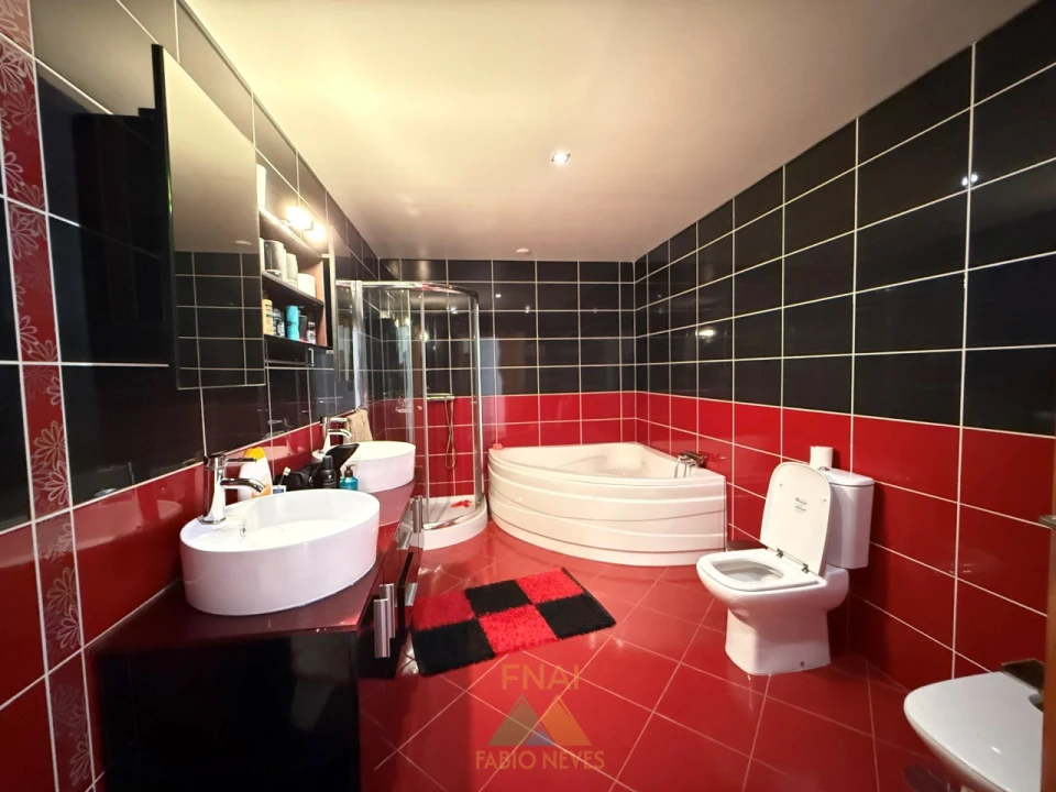 Moradia T4 para Venda em Cendufe Foto 63