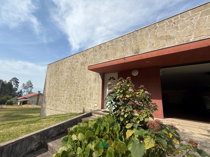 Moradia T4 para Venda em Cendufe Foto 11