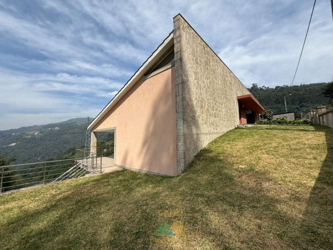 Moradia T4 para Venda em Cendufe Foto 19