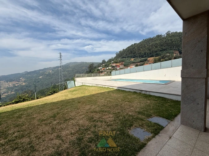 Moradia T4 para Venda em Cendufe Foto 46