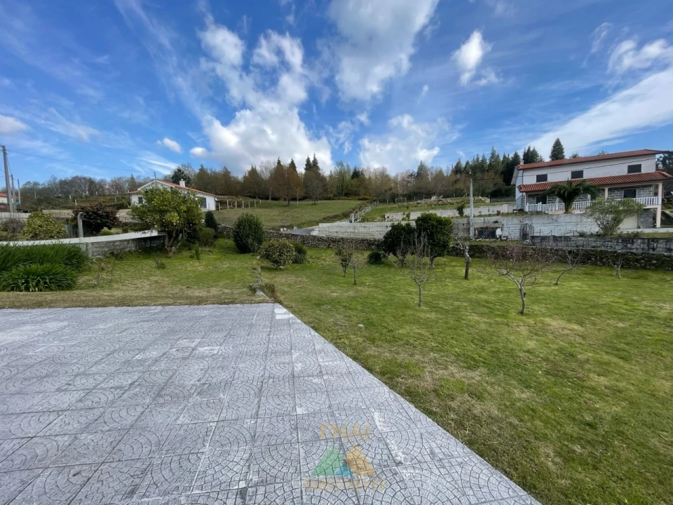 Moradia T5 para Venda em Miranda Foto 4