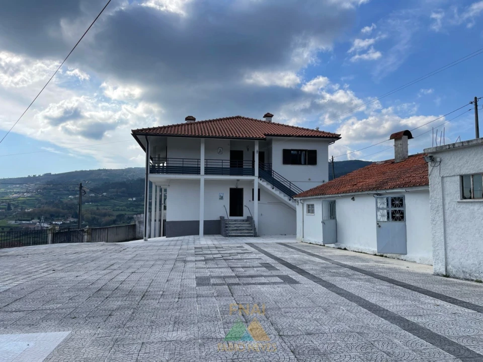 Moradia T5 para Venda em Miranda Foto 12