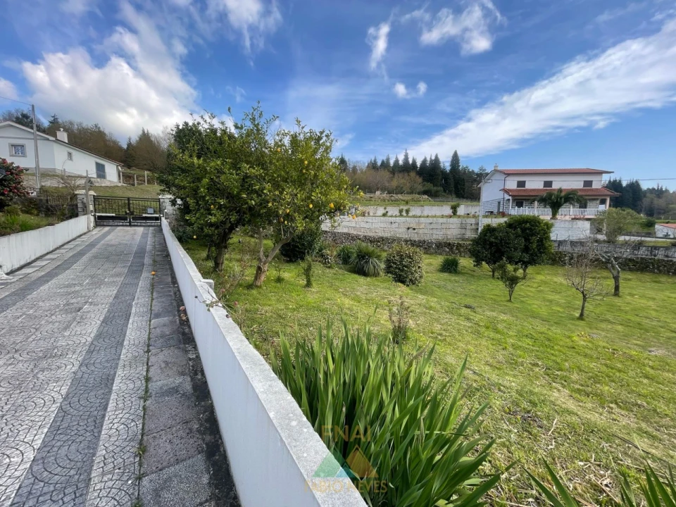 Moradia T5 para Venda em Miranda Foto 17