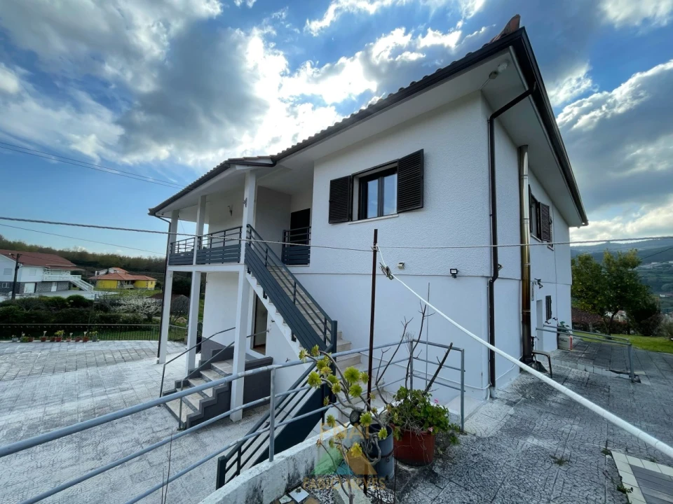 Moradia T5 para Venda em Miranda Foto 36