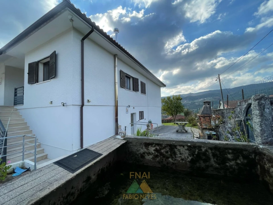 Moradia T5 para Venda em Miranda Foto 37