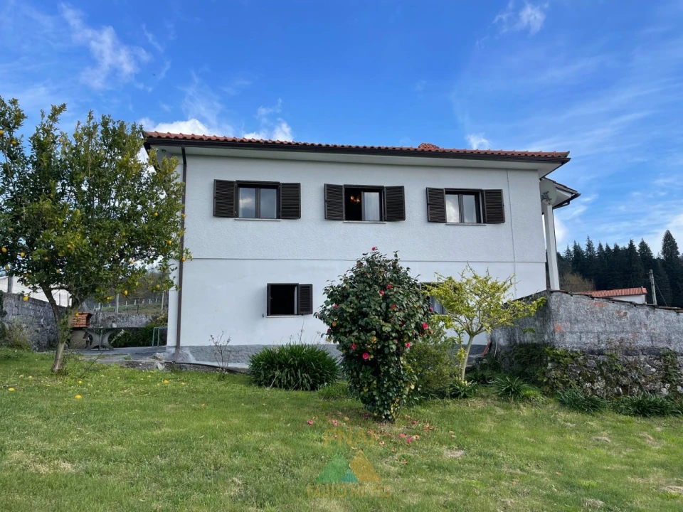 Moradia T5 para Venda em Miranda Foto 41