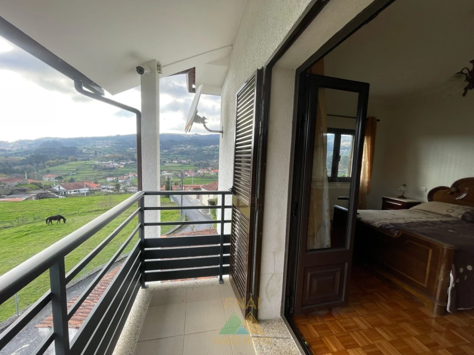 Moradia T5 para Venda em Miranda Foto 70