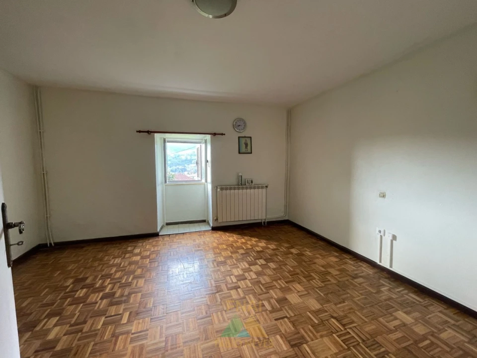 Moradia T5 para Venda em Miranda Foto 73