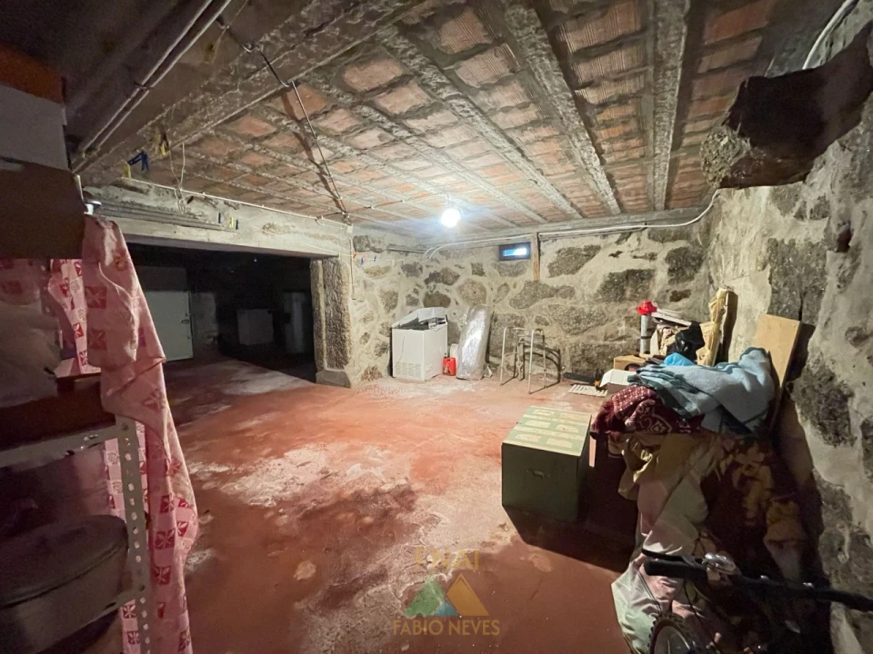 Moradia T5 para Venda em Miranda Foto 84