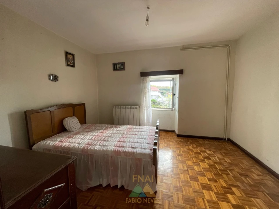 Moradia T5 para Venda em Miranda Foto 86