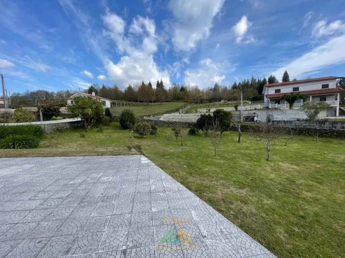 Moradia T5 para Venda em Miranda Foto 4