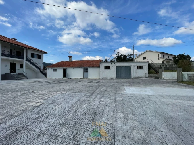 Moradia T5 para Venda em Miranda Foto 6