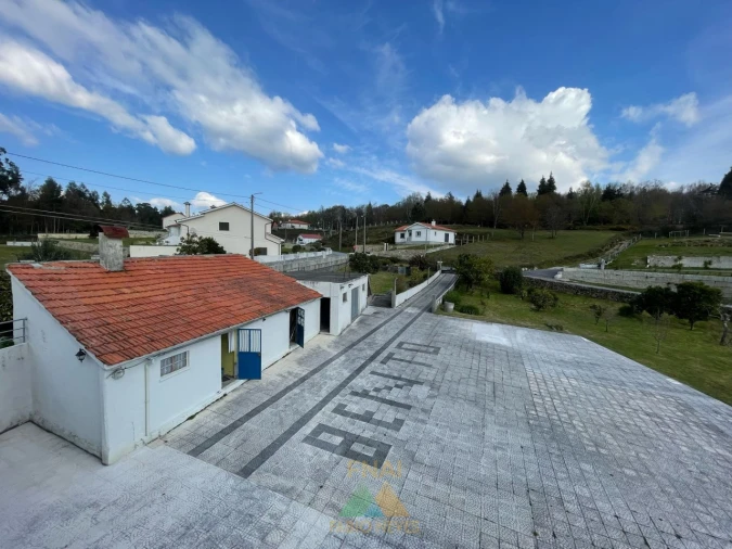 Moradia T5 para Venda em Miranda Foto 48