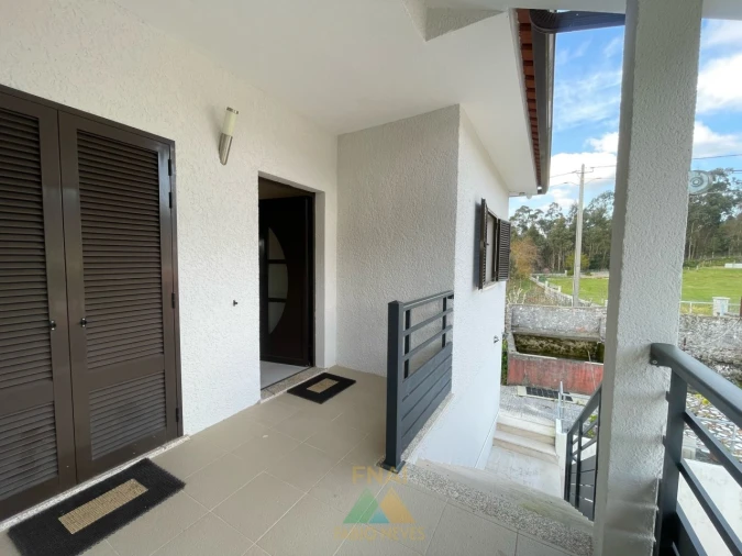 Moradia T5 para Venda em Miranda Foto 50