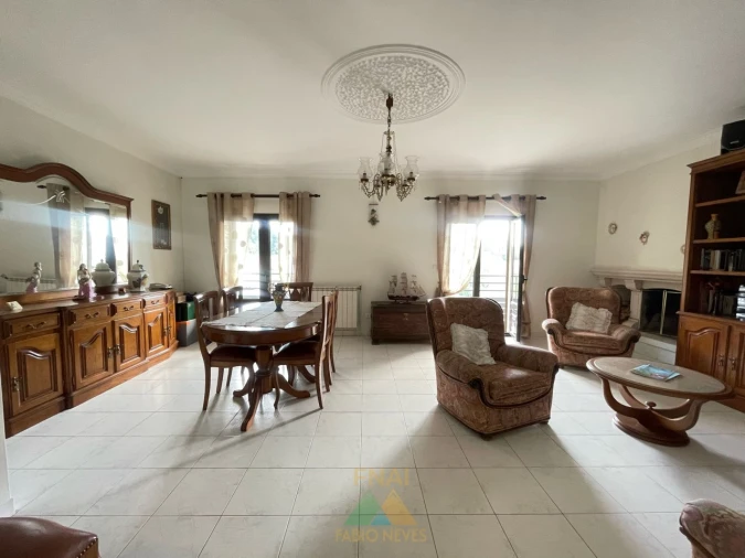 Moradia T5 para Venda em Miranda Foto 53